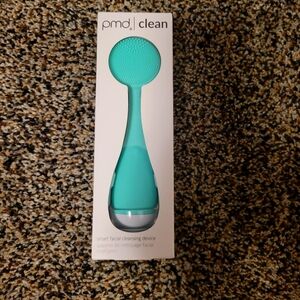 PMD clean smart facial cleansing device